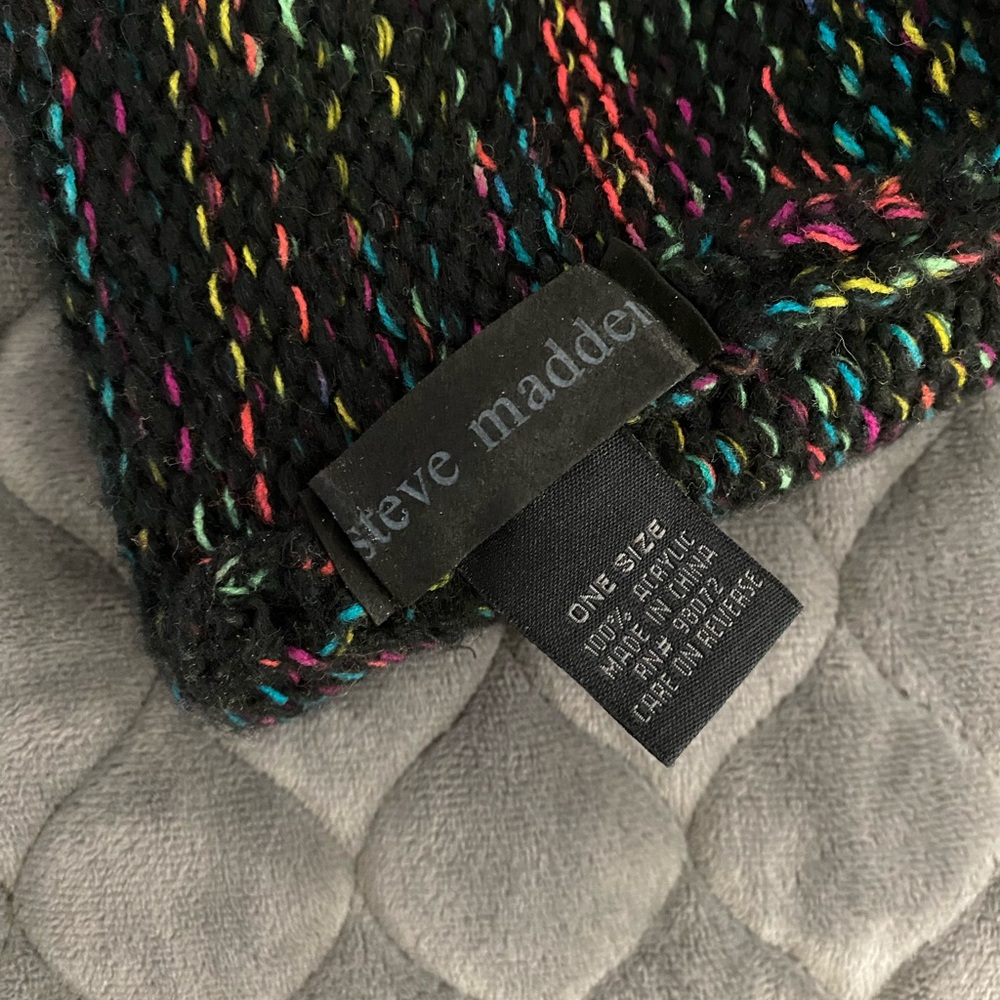Steve Madden Beanie - Picture 4 of 5